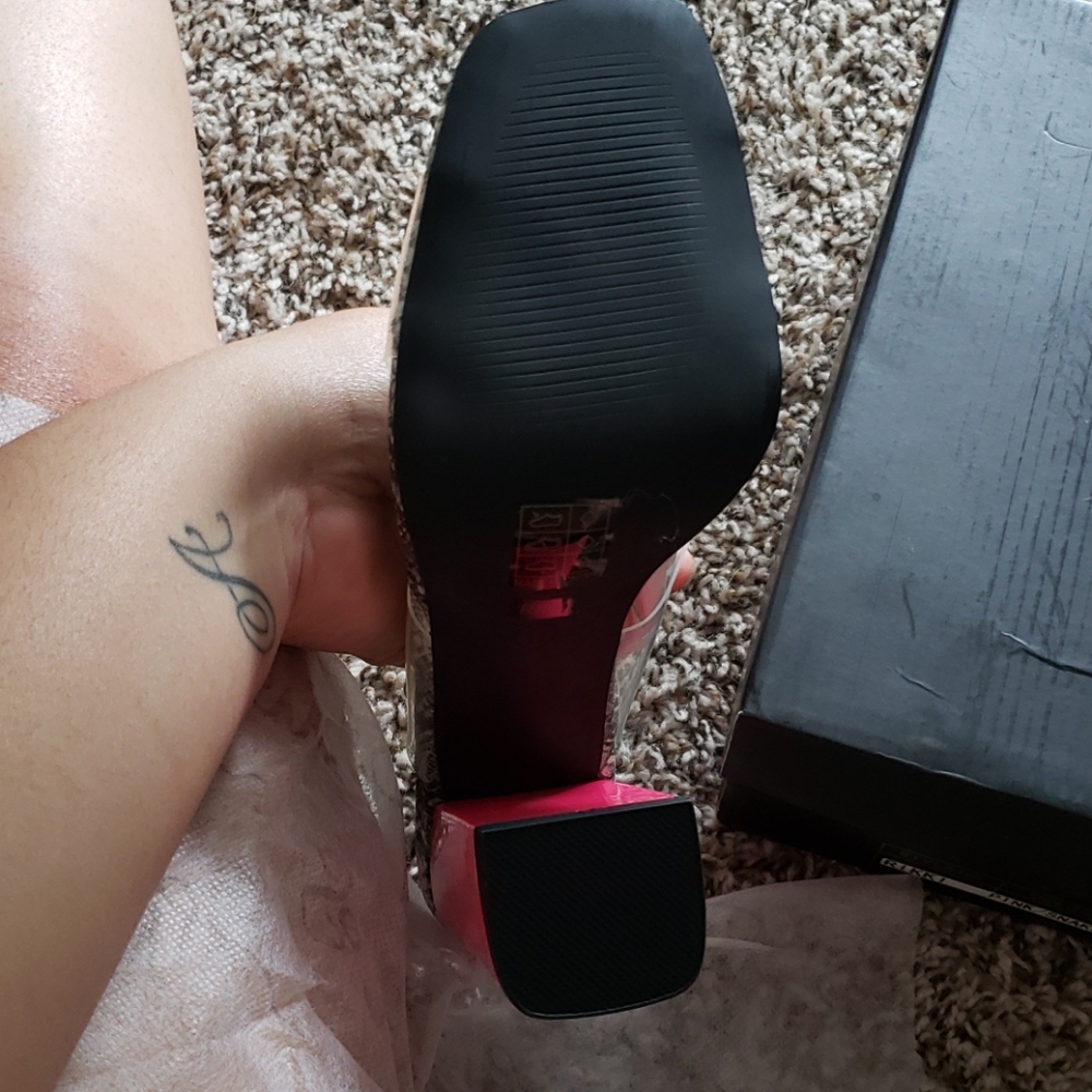 Sandals - Picture 2 of 3